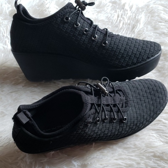 Steve Madden Shoes - Steve Madden Wedge Sneaker sz 9